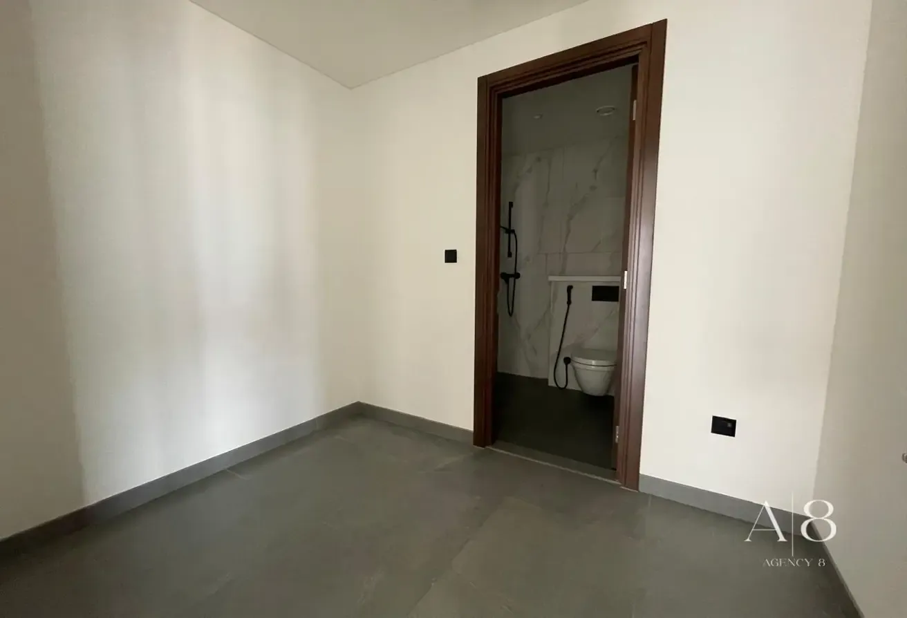 Luxurious | 3-Bed Apartment | Unfurnished