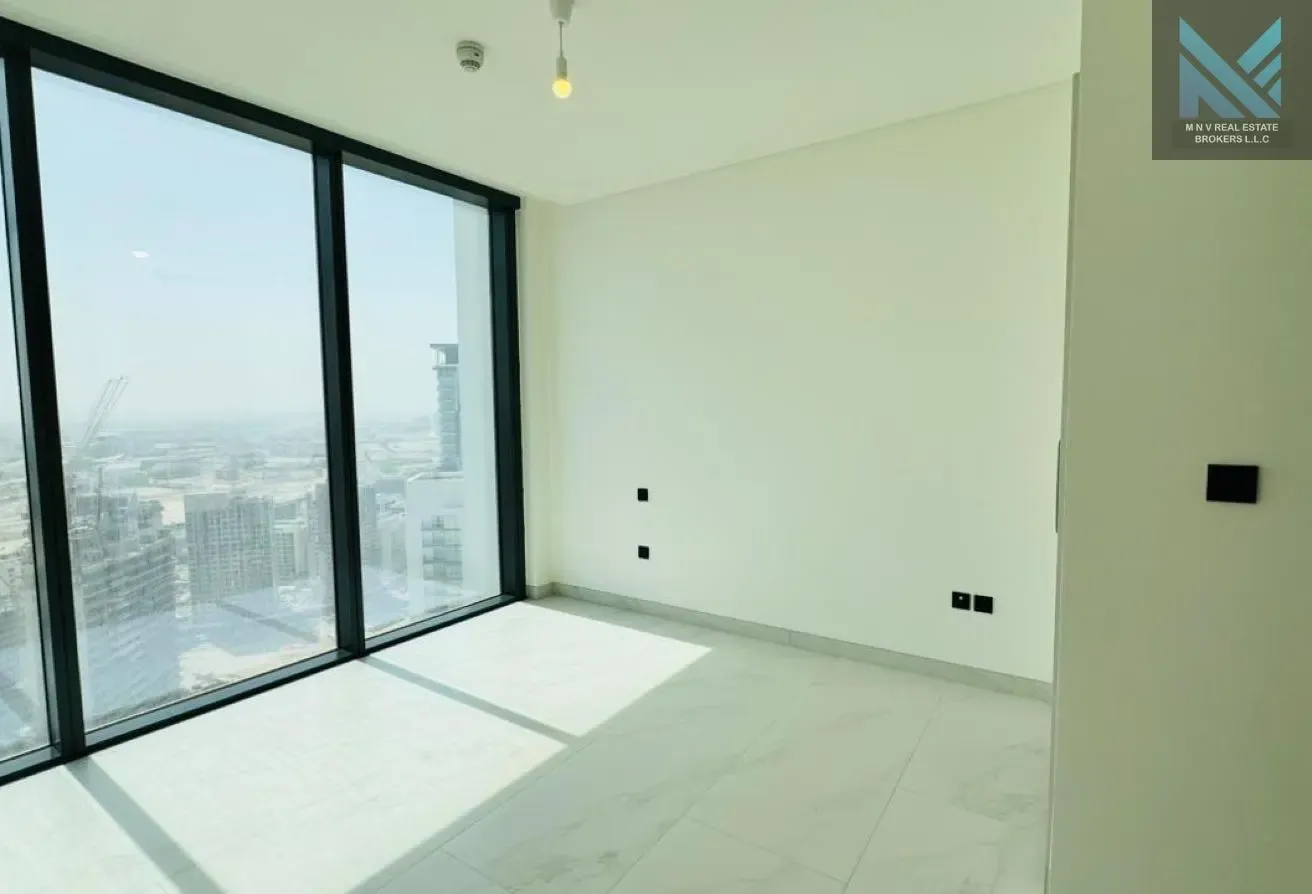 MID FLOOR | CORNER UNIT | VACANT | DOWNTOWN VIEW