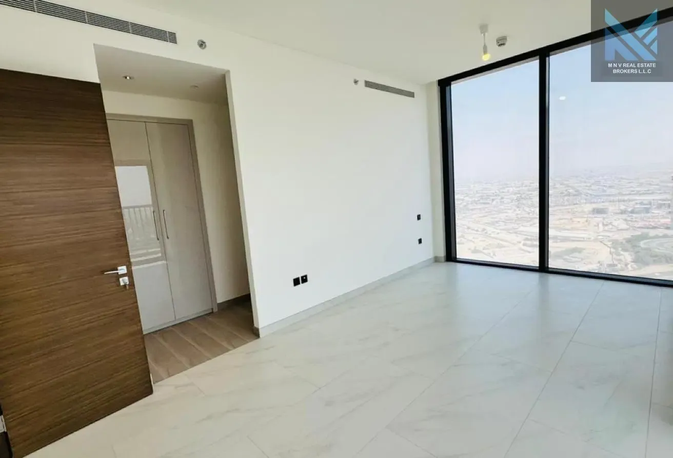 MID FLOOR | CORNER UNIT | VACANT | DOWNTOWN VIEW