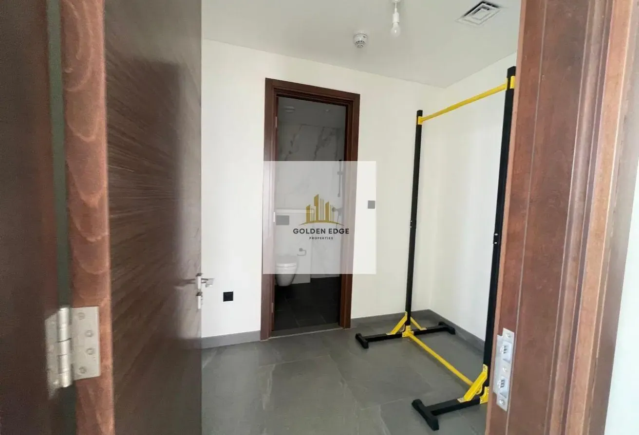 HIGH FLOOR | BRIGHT UNIT | DISCOUNTED PRICE |