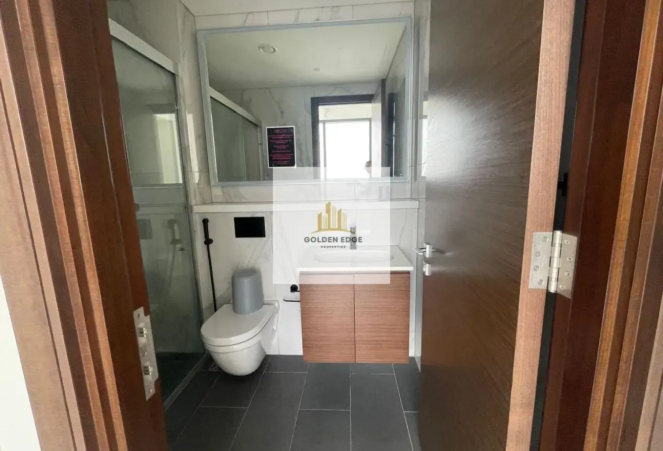 HIGH FLOOR | BRIGHT UNIT | DISCOUNTED PRICE |