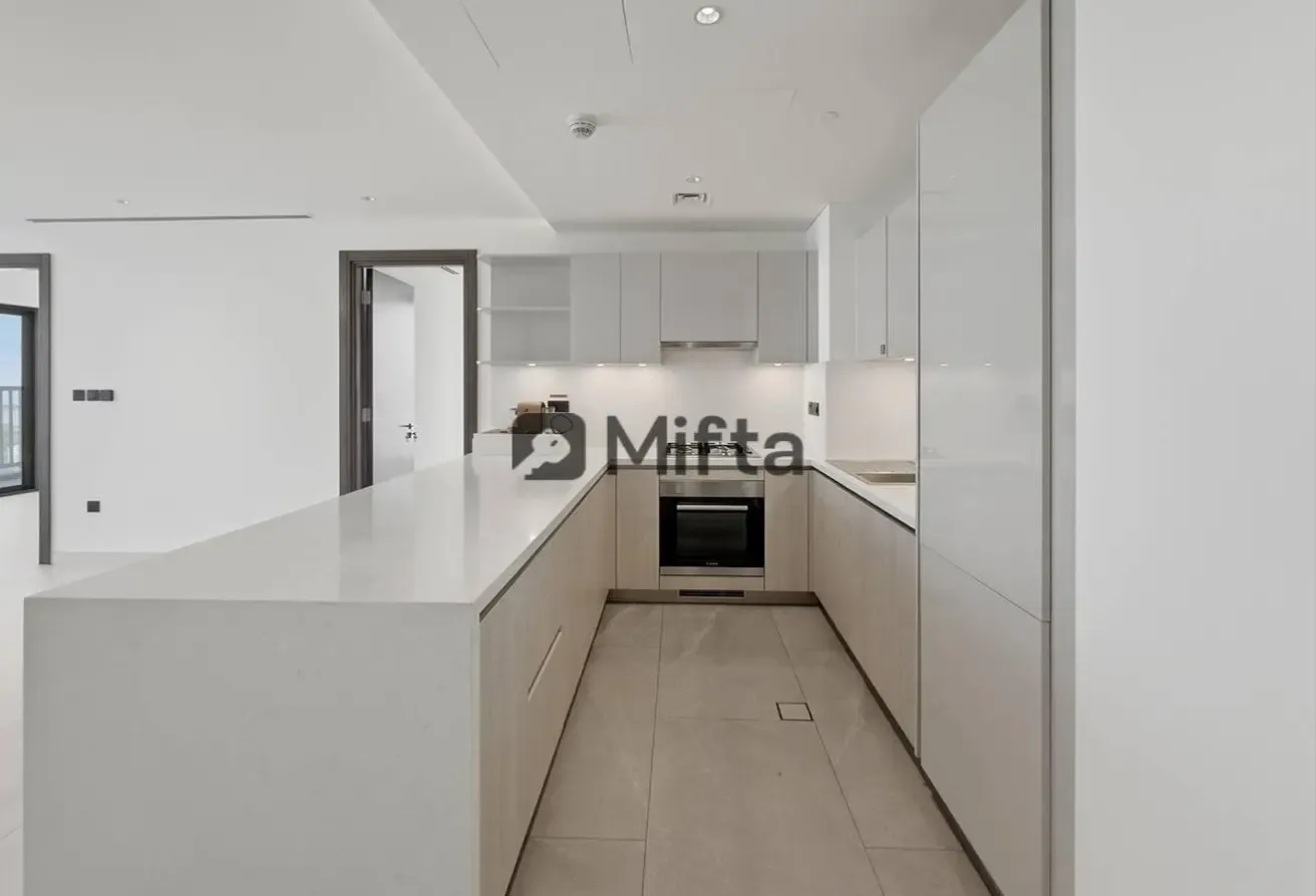 2.5% Commission | Bright and Spacious | 3 BR