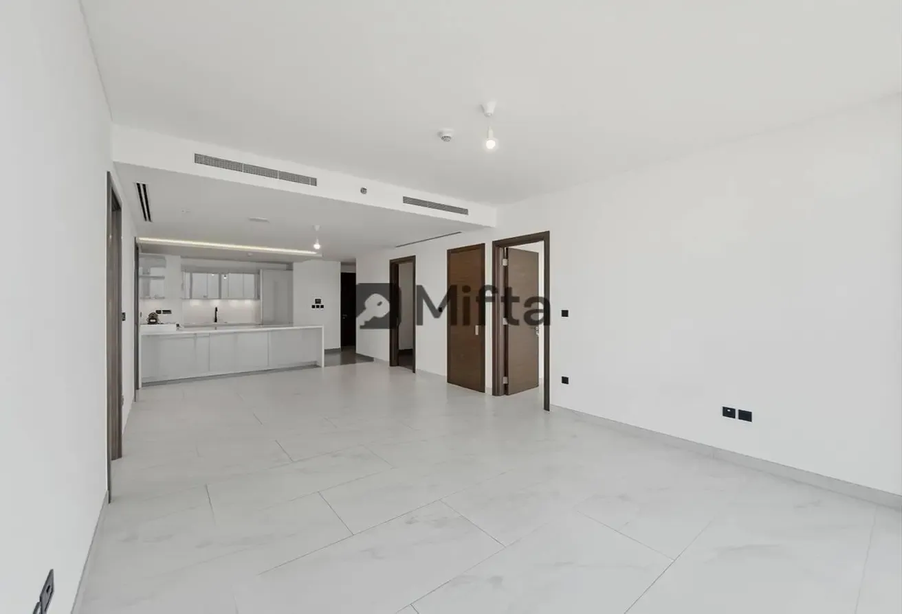 2.5% Commission | Bright and Spacious | 3 BR