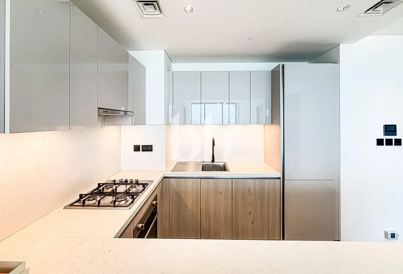 Three Bedroom | High Floor | Vacant