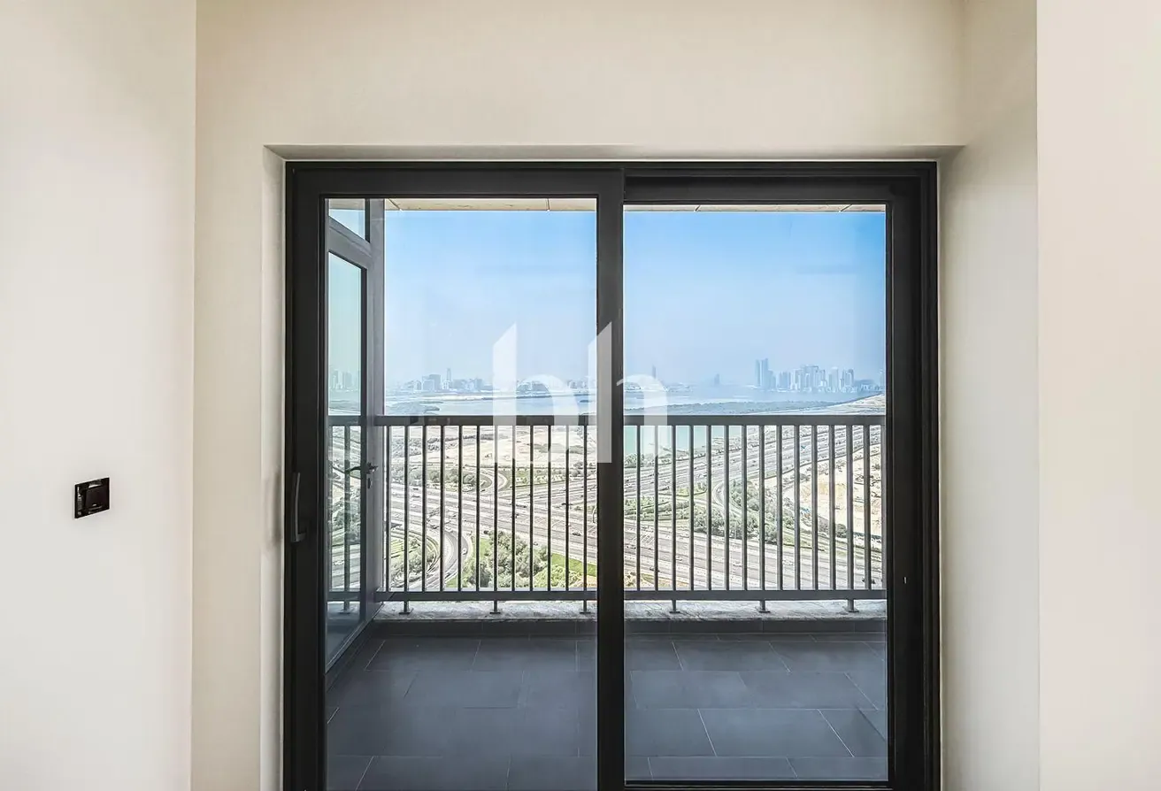 Three Bedroom | High Floor | Vacant