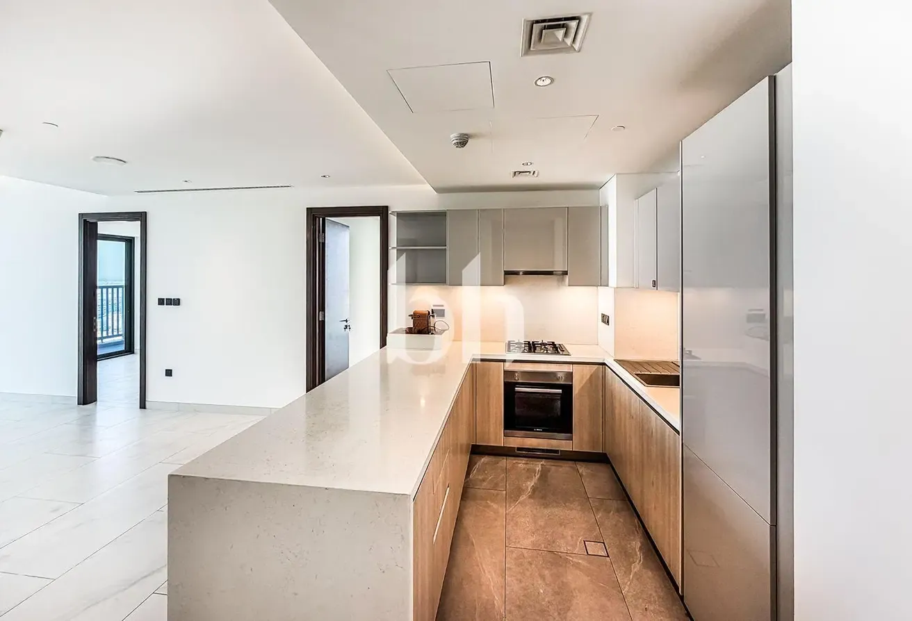 Three Bedroom | High Floor | Vacant