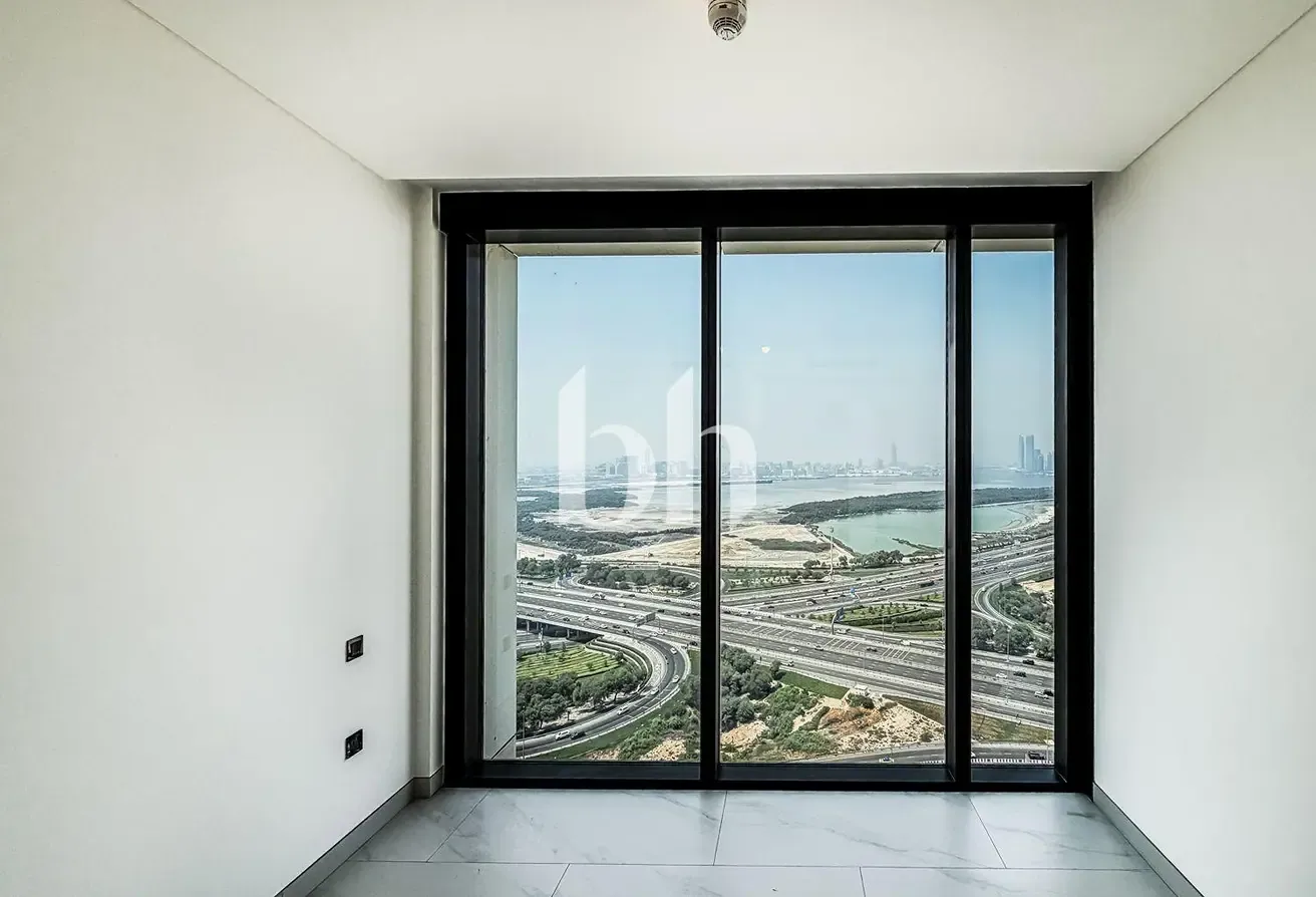 Three Bedroom | High Floor | Vacant