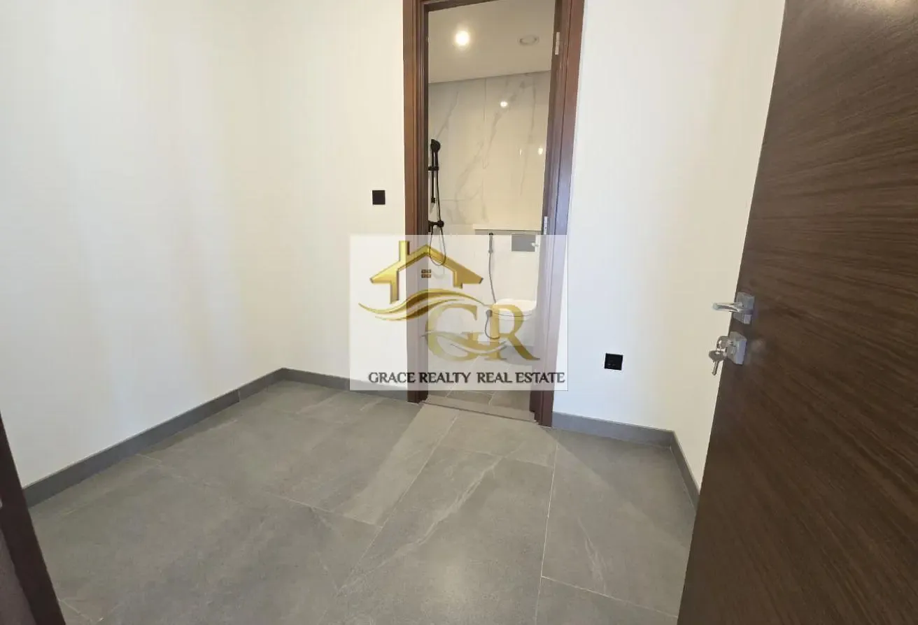 Creek View 3BR +Maid | Lower Floor