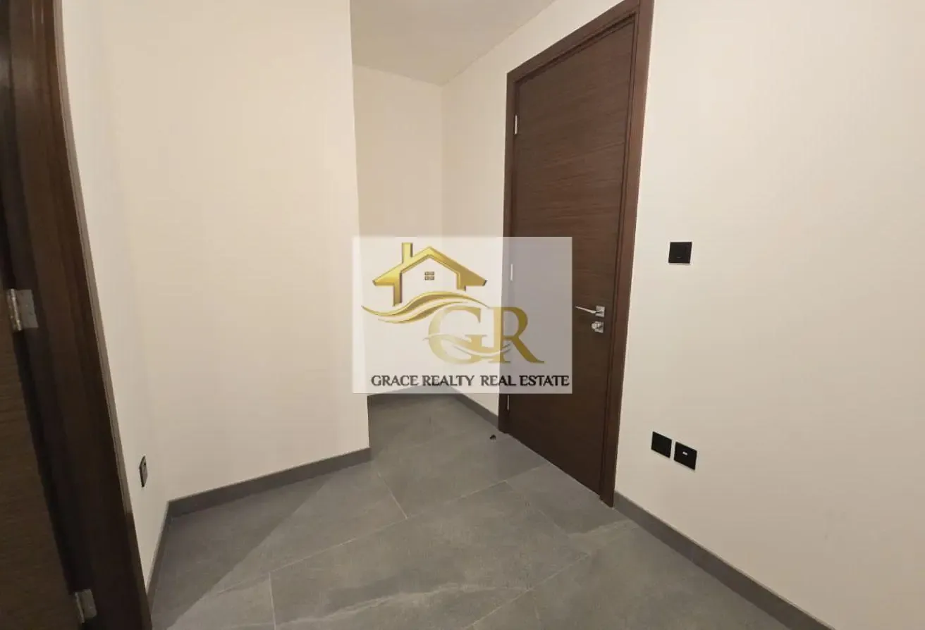 Creek View 3BR +Maid | Lower Floor