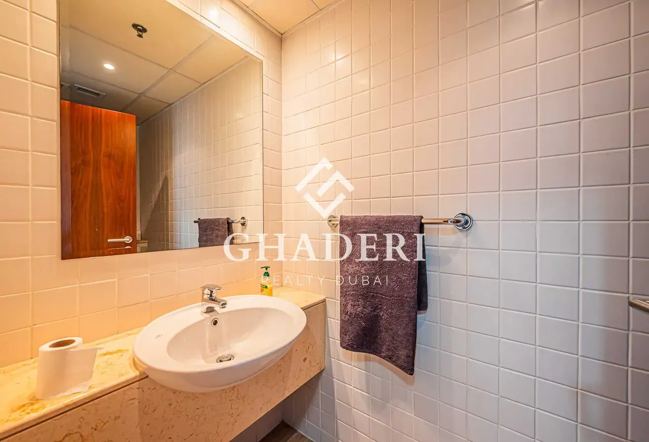 Full Marina View | High Floor | Vacant mid September