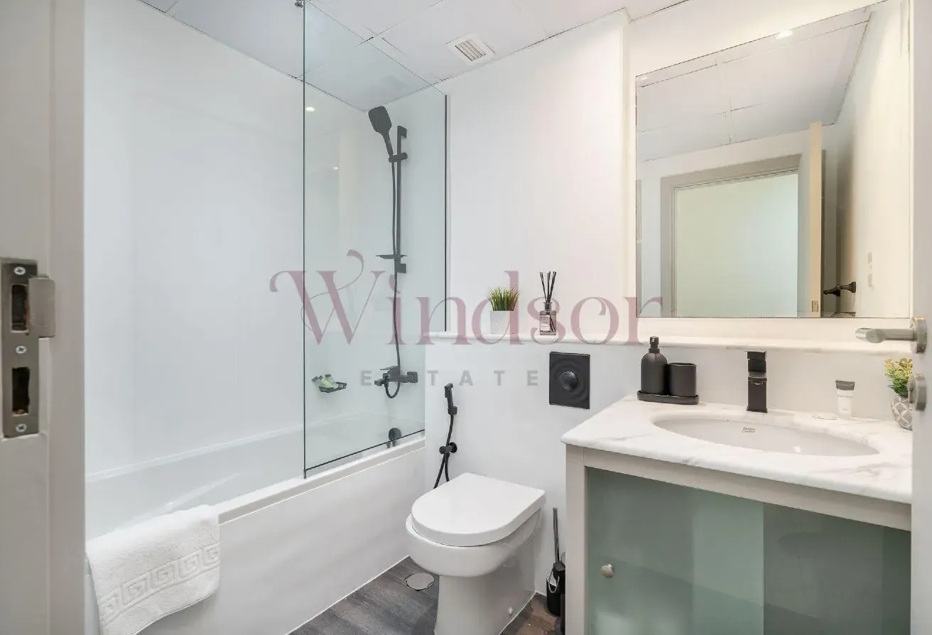 12 Cheques | Pet Friendly | Upgraded