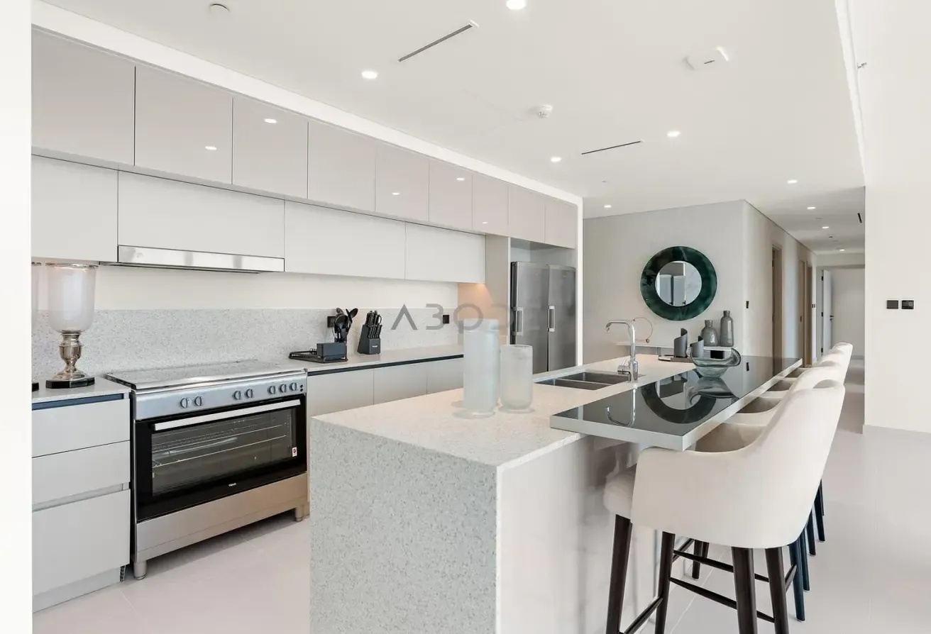 Top Floor 4BR | Marina Skyline View |Marina Vista