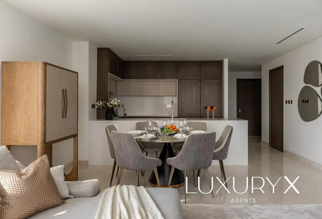 Penthouse Living | Vacant | Sea View
