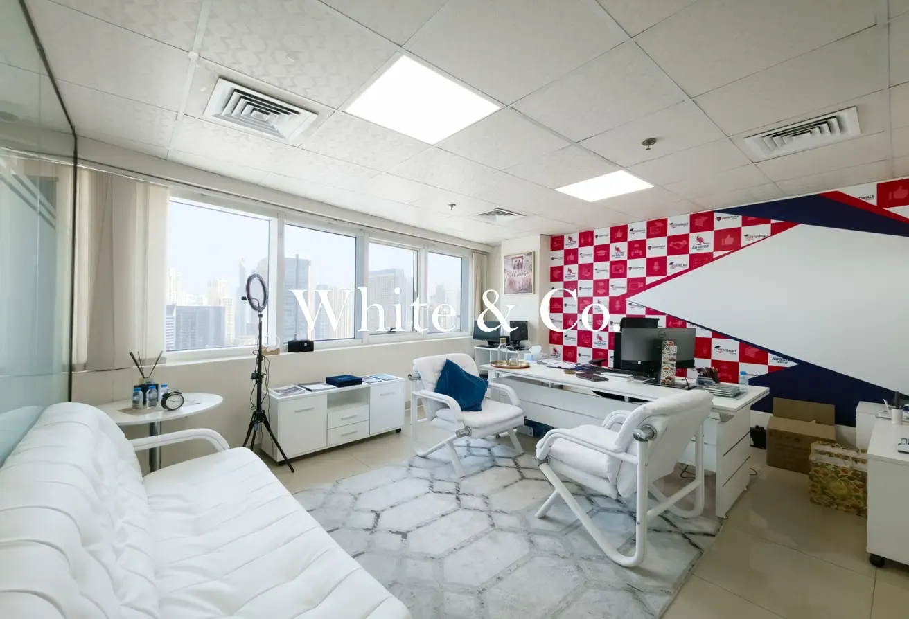 High Floor | Marina & Lake View | Bright