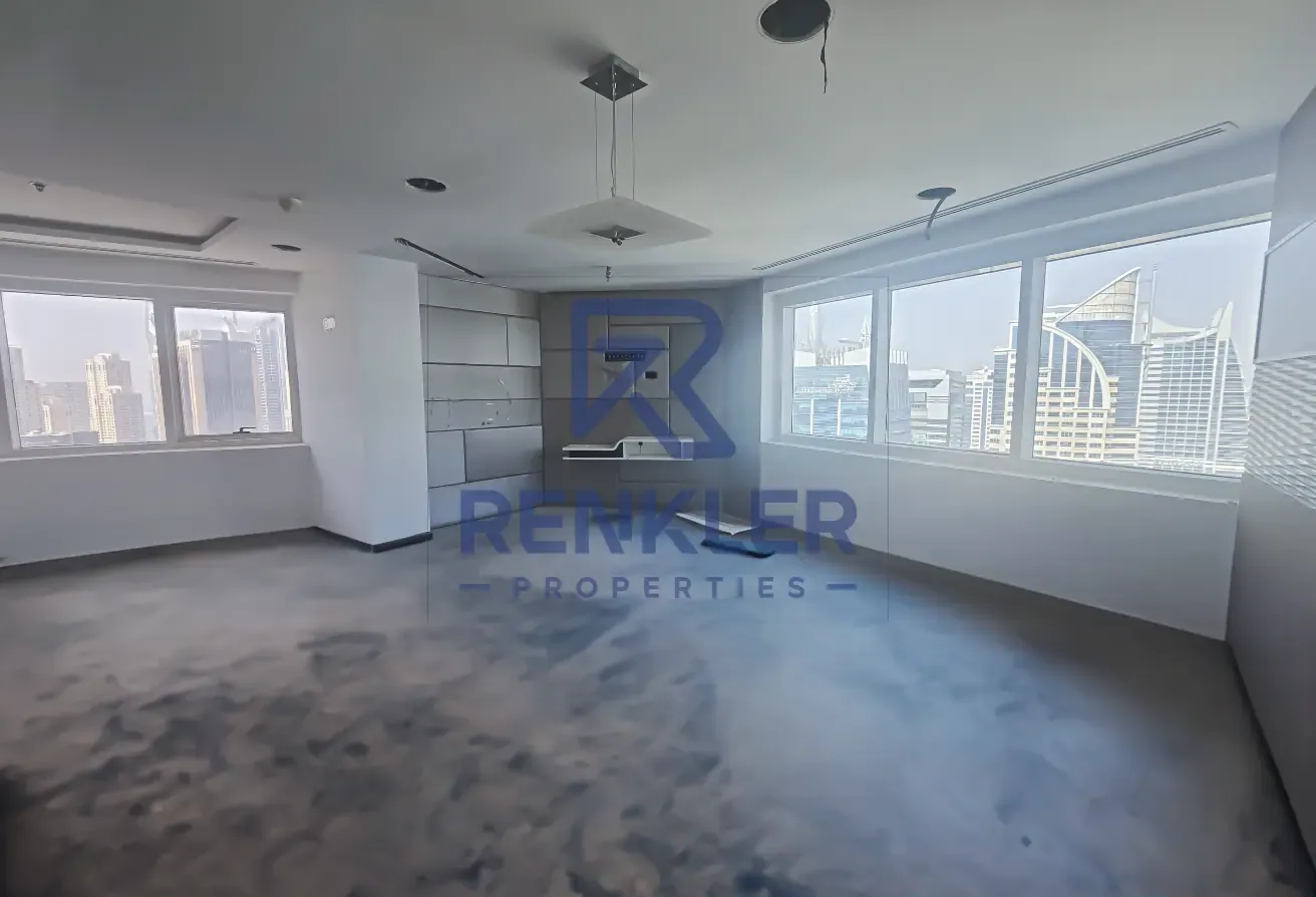 Partitioned | High Floor | Lake View | Close To Me