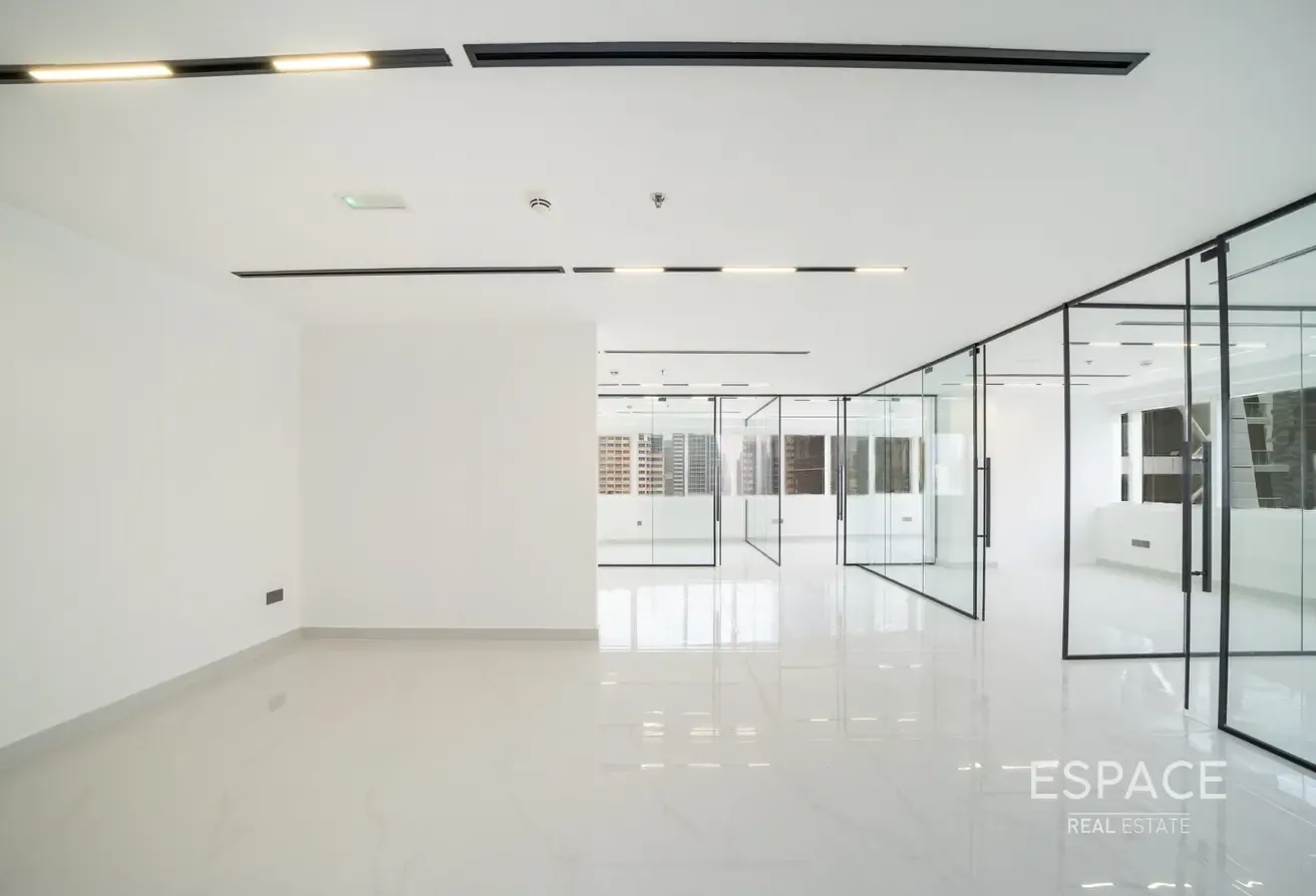 Turn-Key Office | Corner Unit | High Floor