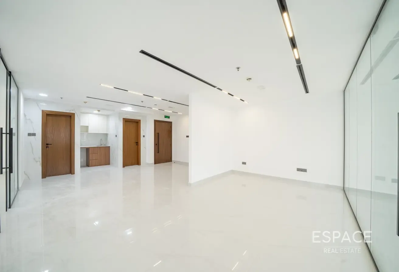 Turn-Key Office | Corner Unit | High Floor