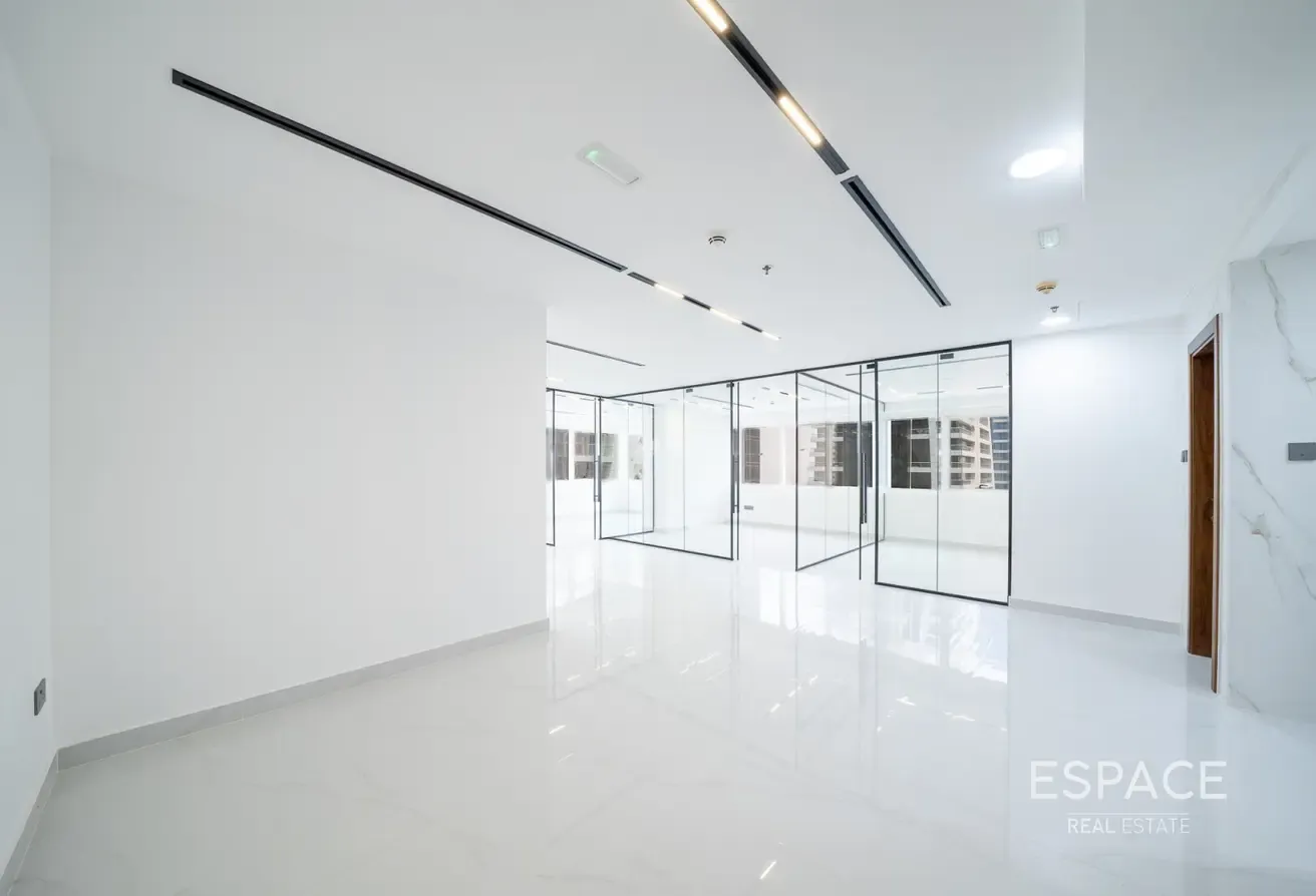 Turn-Key Office | Corner Unit | High Floor