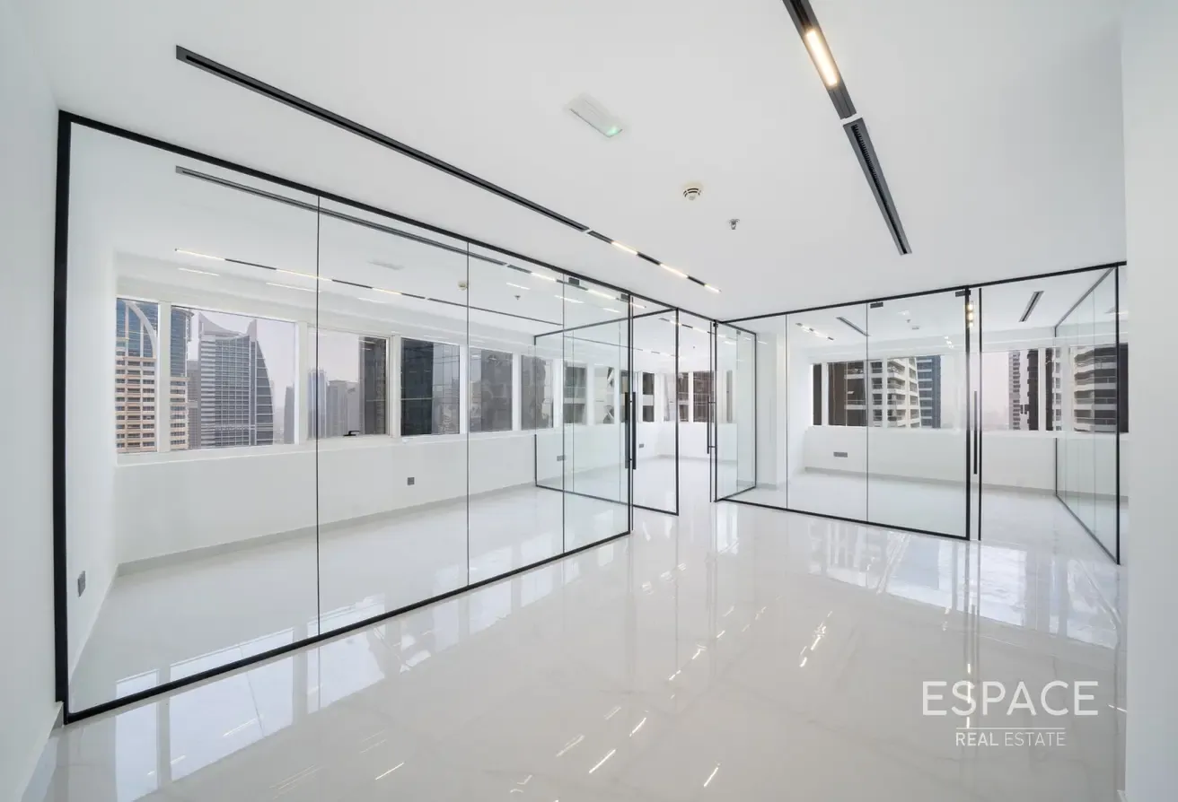 Turn-Key Office | Corner Unit | High Floor