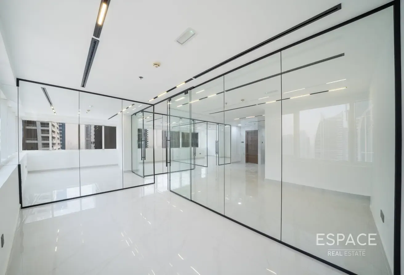 Turn-Key Office | Corner Unit | High Floor