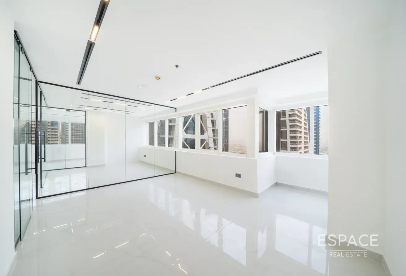 Turn-Key Office | Corner Unit | High Floor