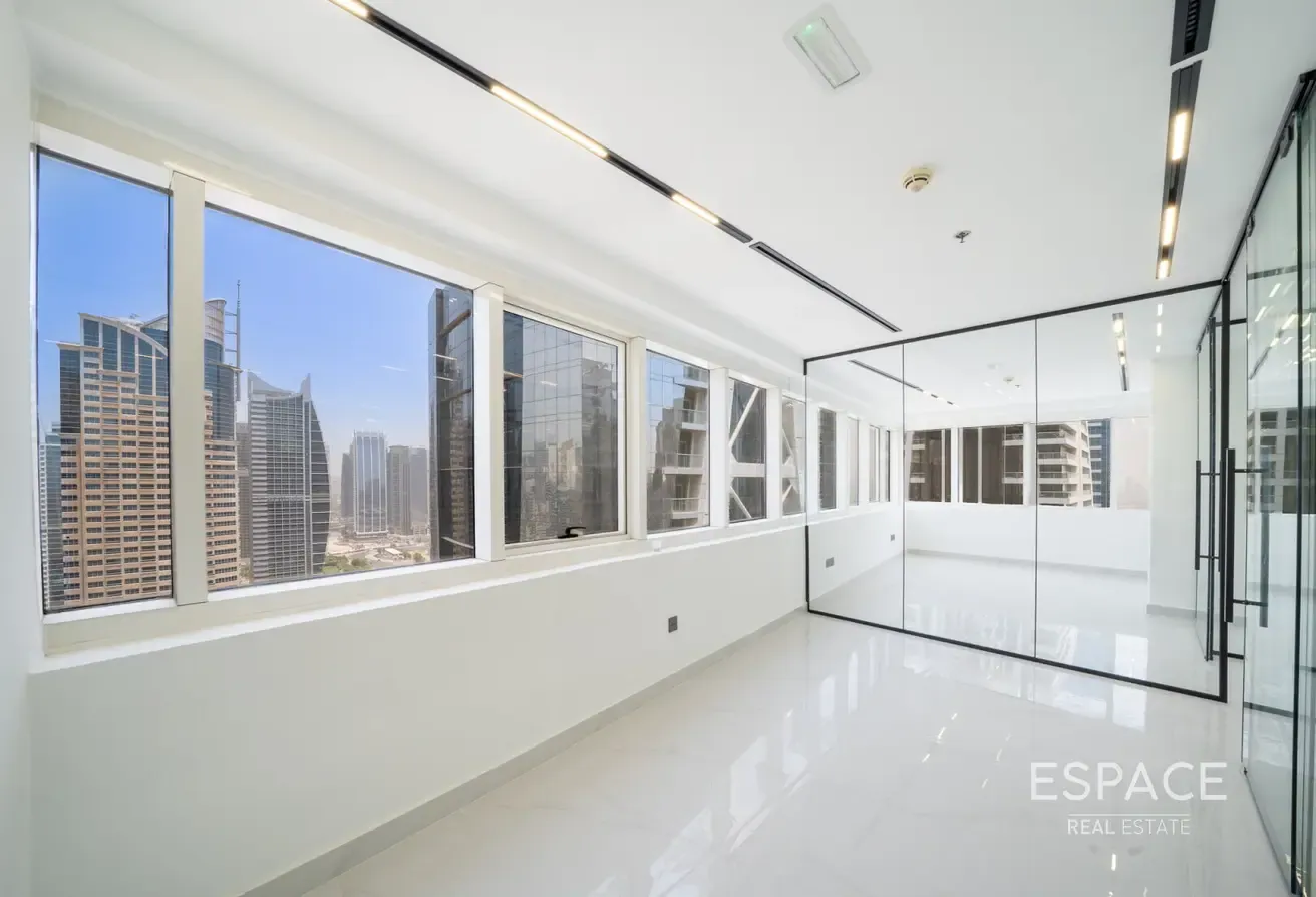 Turn-Key Office | Corner Unit | High Floor