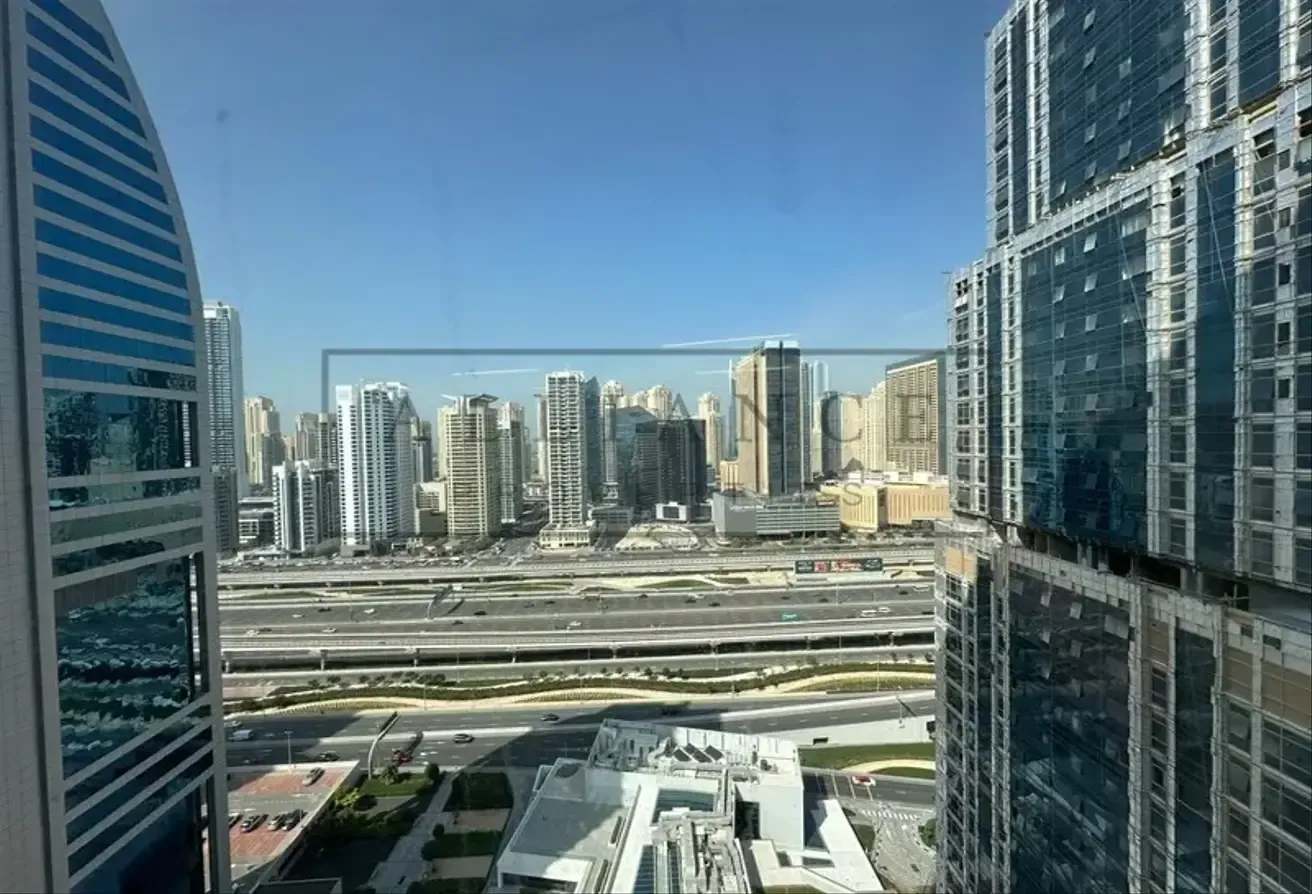 3 Partitions | Pantry | Rented | High floor