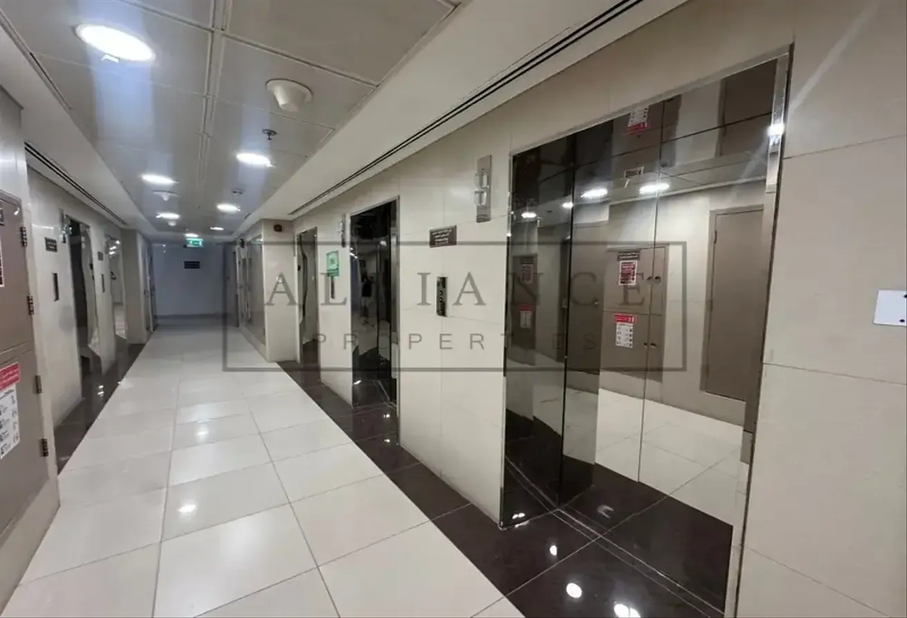 3 Partitions | Pantry | Rented | High floor