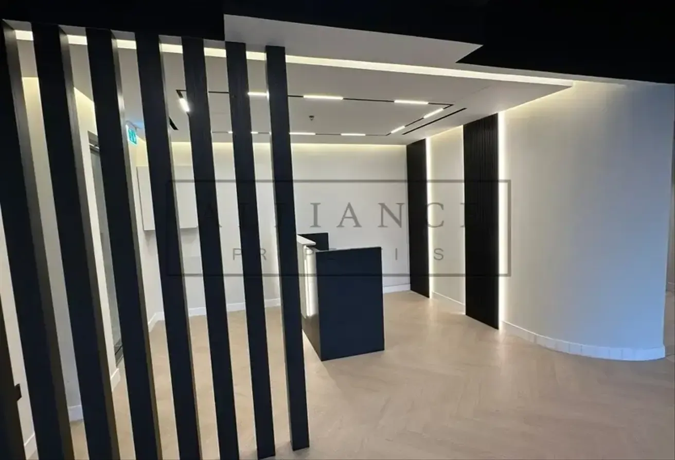 3 Partitions | Pantry | Rented | High floor