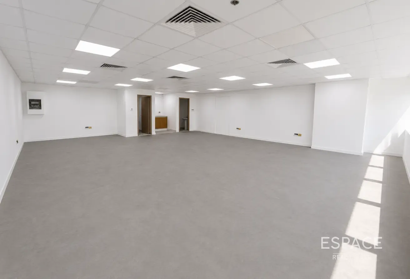 Tenanted | Prime Location | Lake View