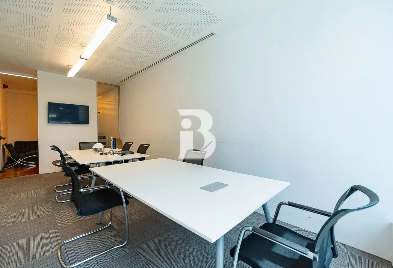 FURNISHED | CANAL VIEW | HIGH END UNIT | VOT