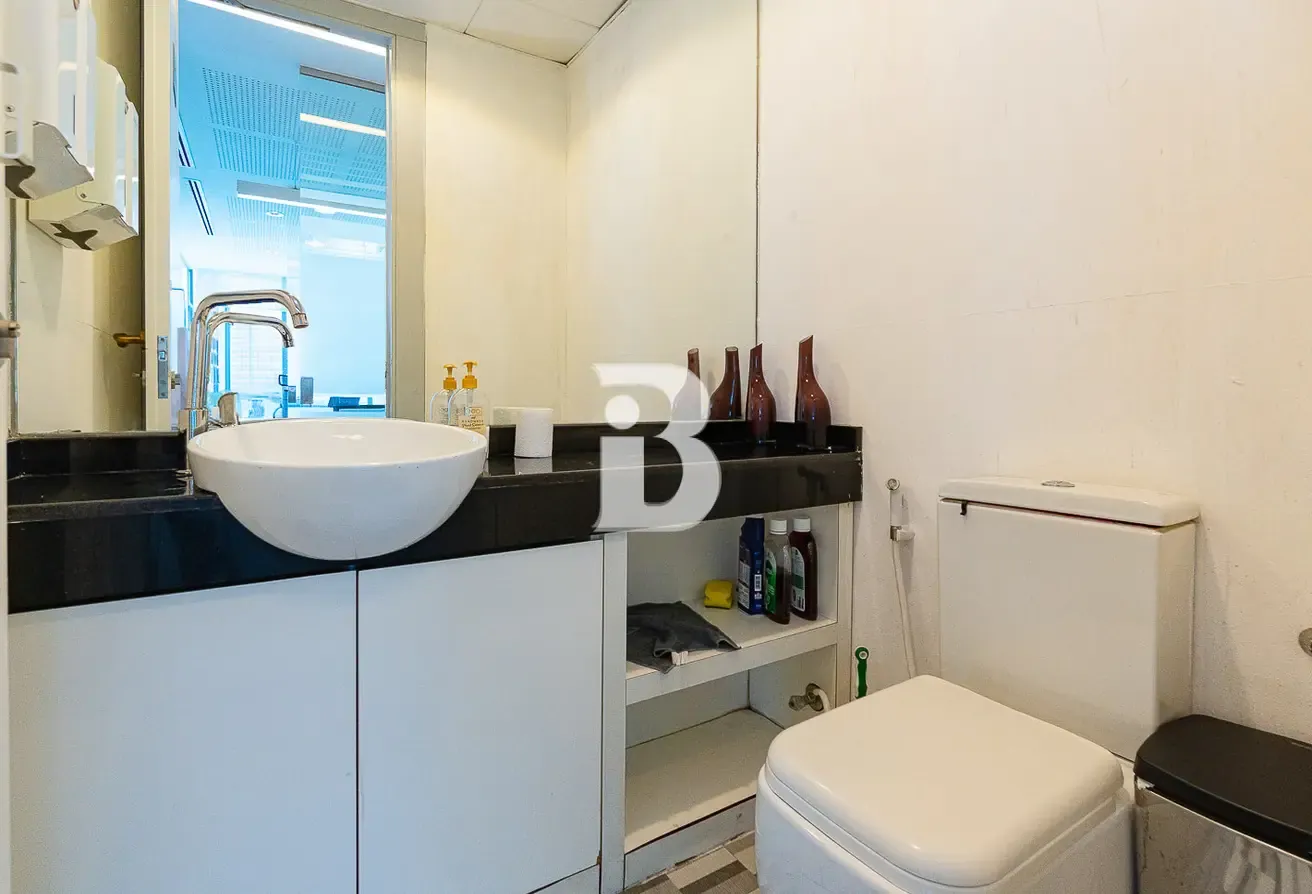 FURNISHED | CANAL VIEW | HIGH END UNIT | VOT
