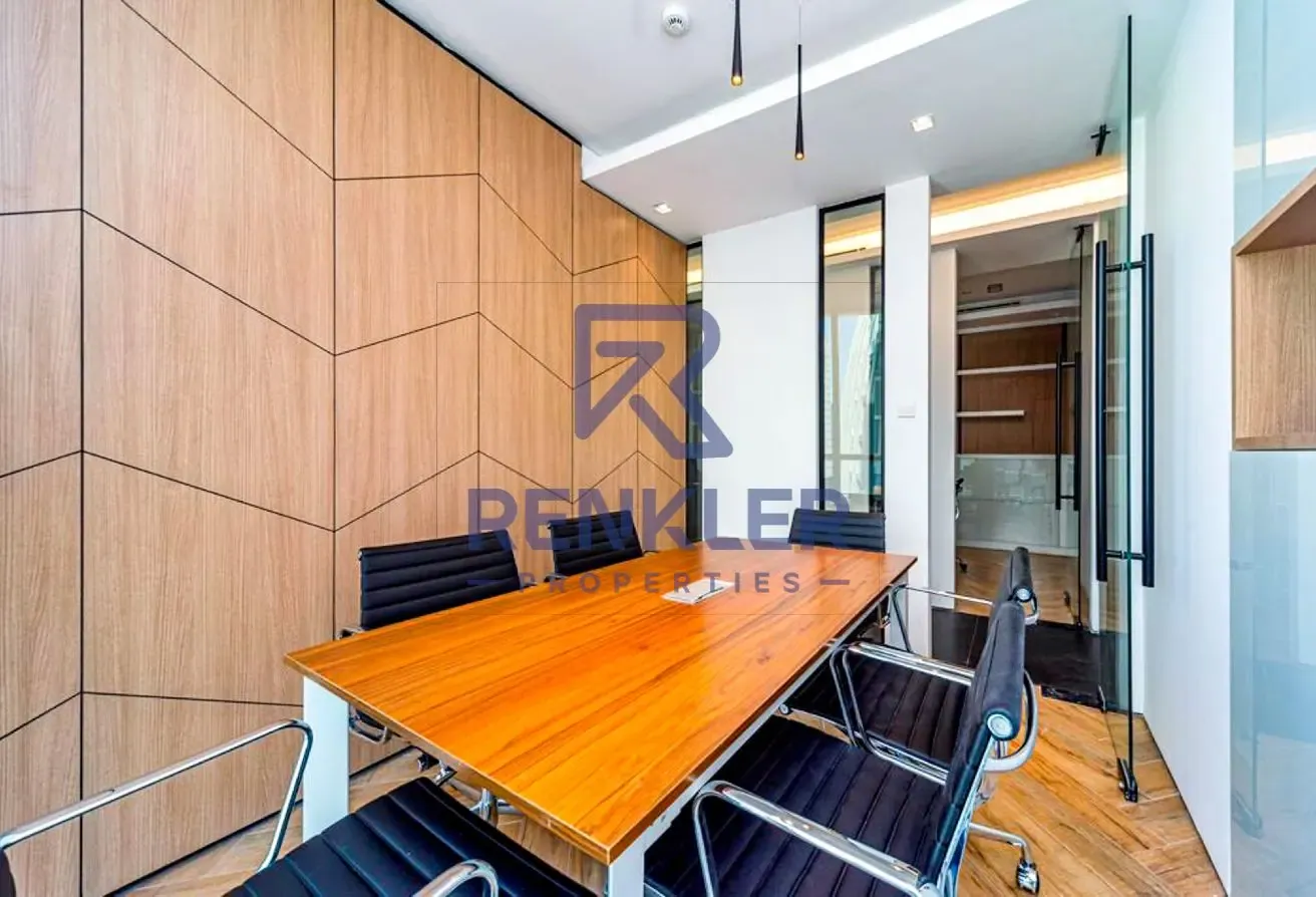 Canal View | Partition | Luxury | Vacant