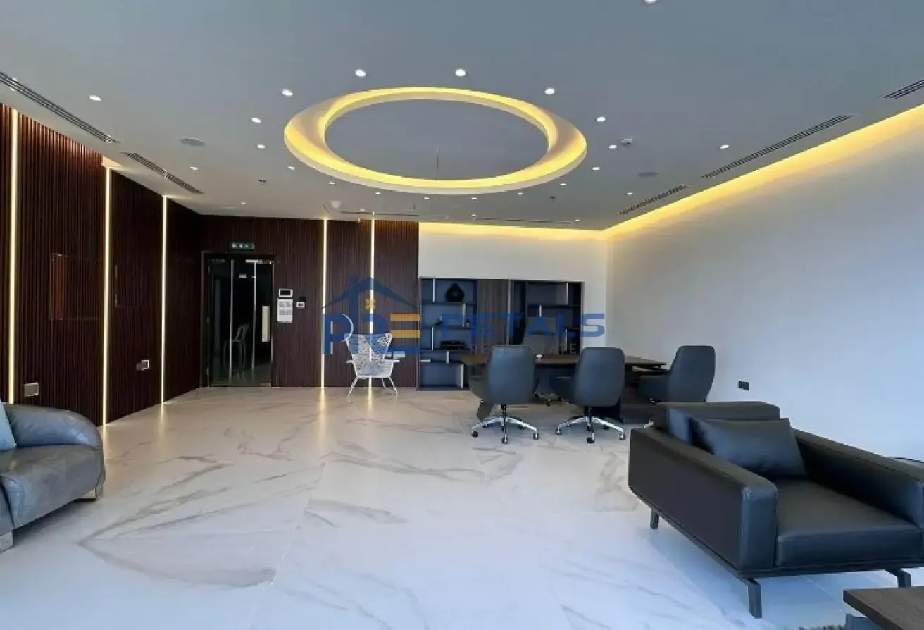 Full Canal View Fitted Office Ready to Move In