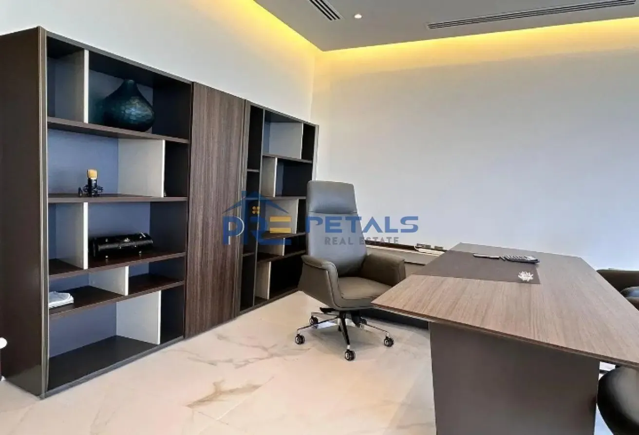 Full Canal View Fitted Office Ready to Move In