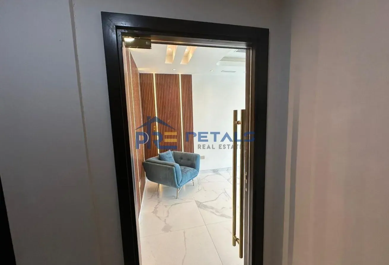 Partial Canal View High Floor Rented