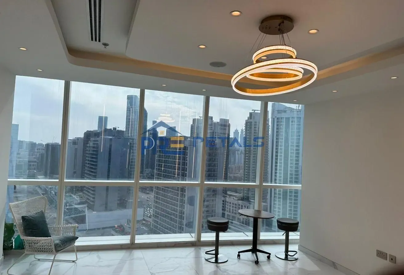 Partial Canal View High Floor Rented