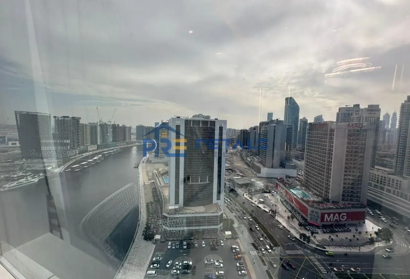 Partial Canal View High Floor Rented
