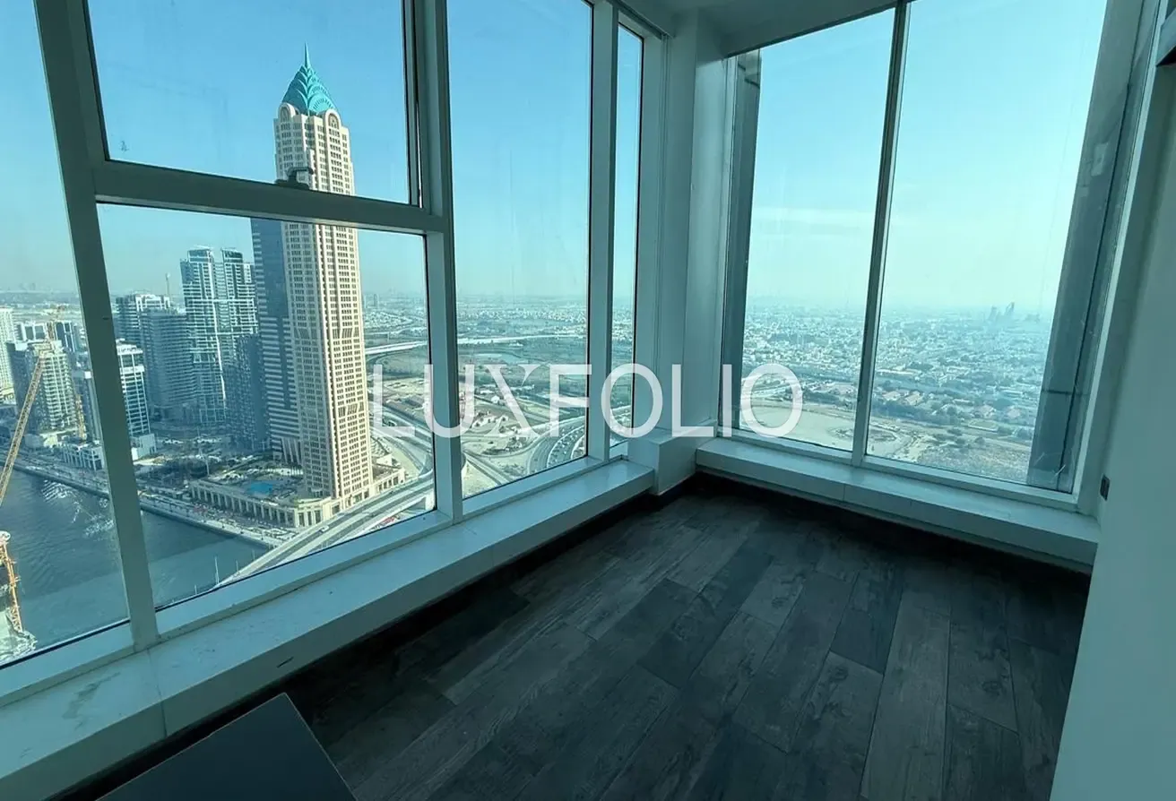Exclusive Office Space | Vacant | 7 Parkings