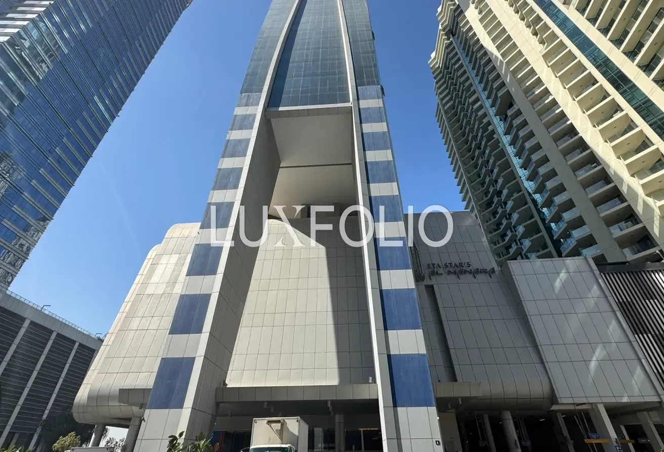 Exclusive Office Space | Vacant | 7 Parkings