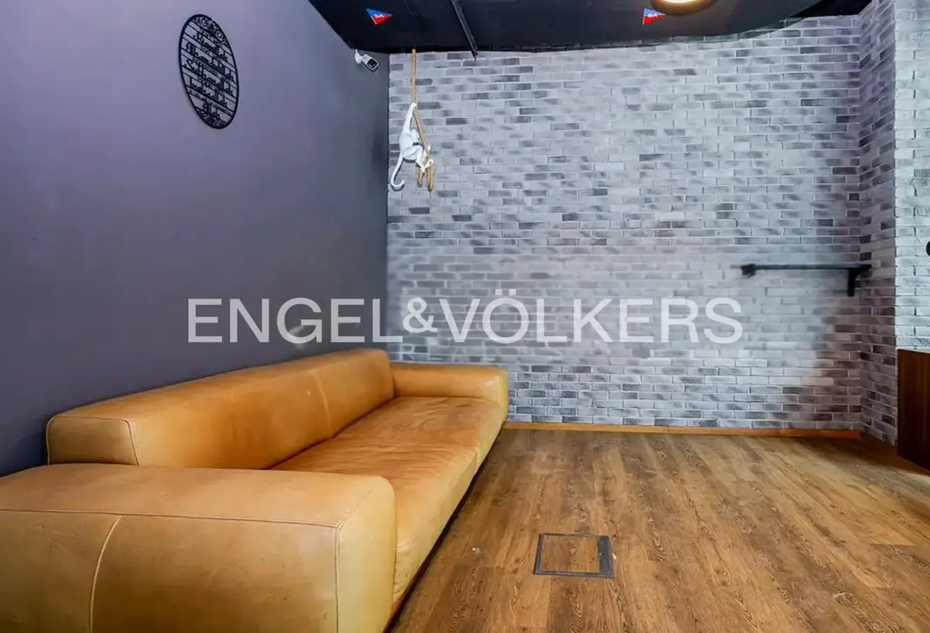 ROI| Turn Key | Stunning Natural Light