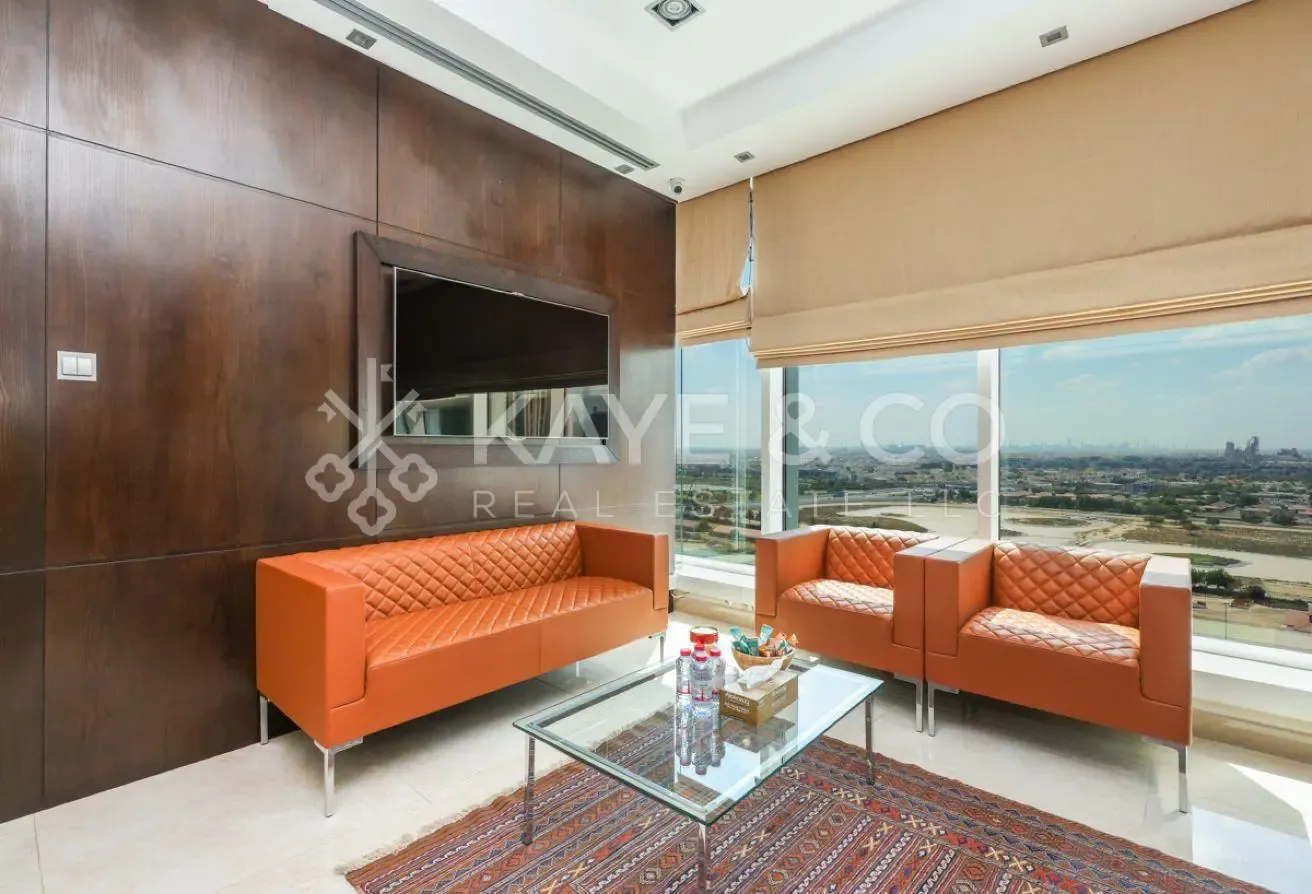 EXCLUSIVE | Full Canal View | Partitioned Office