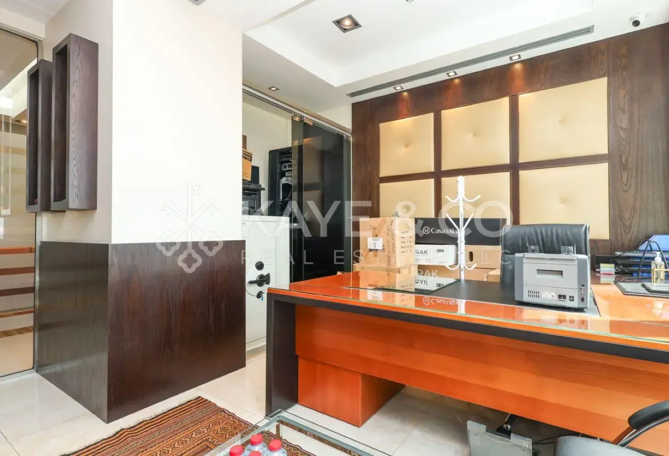 EXCLUSIVE | Full Canal View | Partitioned Office