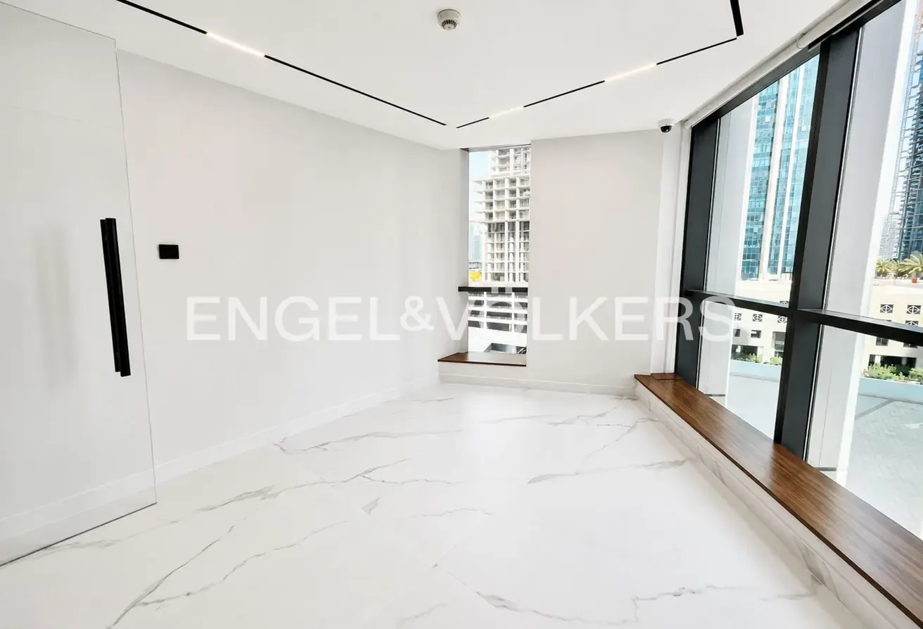 Brand New | Bright Work Space | Vacant Now