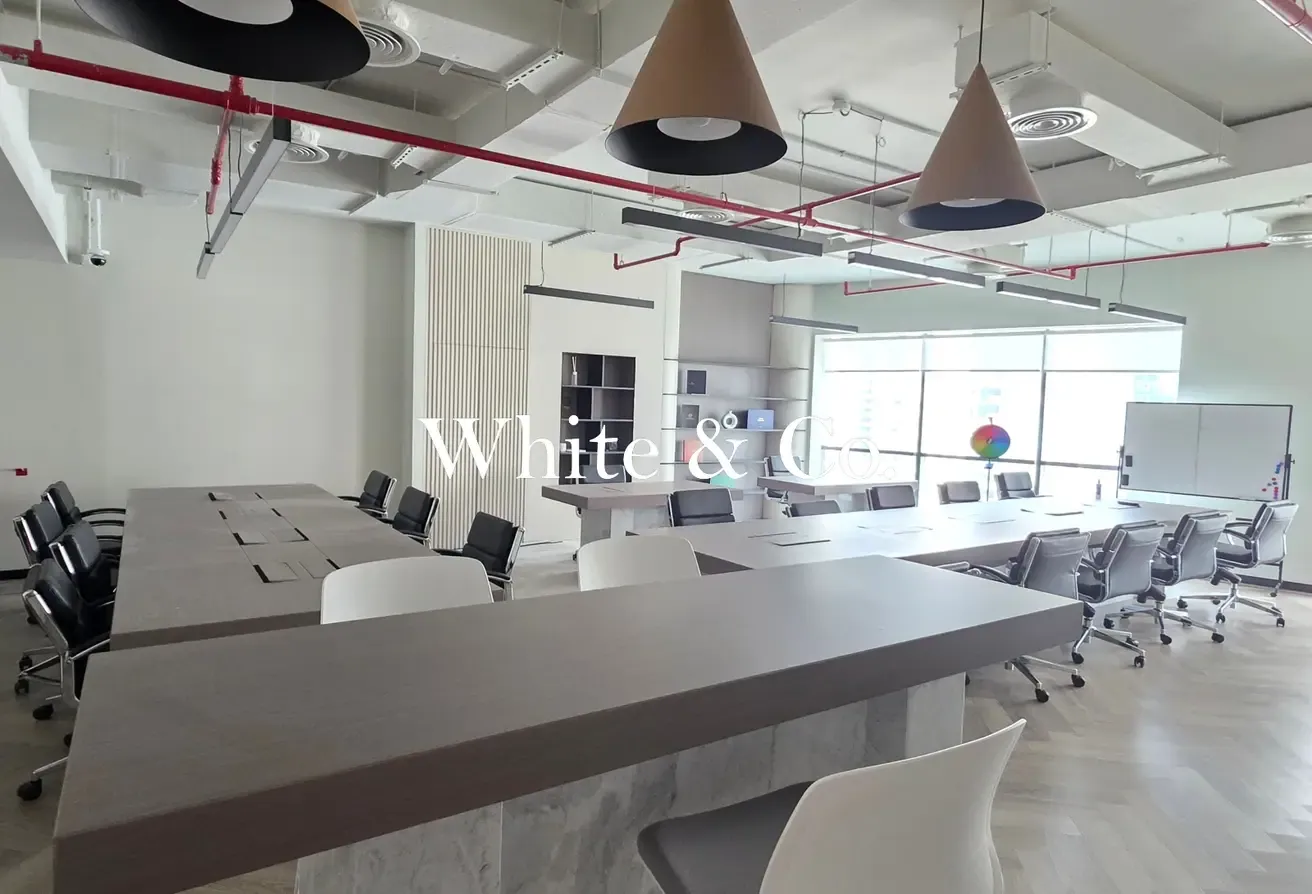 TURNKEY OFFICE | LUXURY FIT-OUT | VACANT