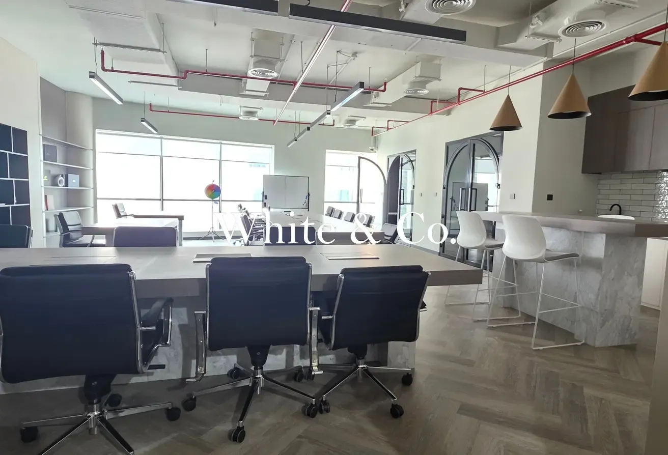 TURNKEY OFFICE | LUXURY FIT-OUT | VACANT
