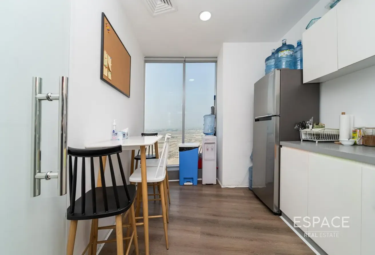 Premium Tower| 3 Parkings| Prime Location