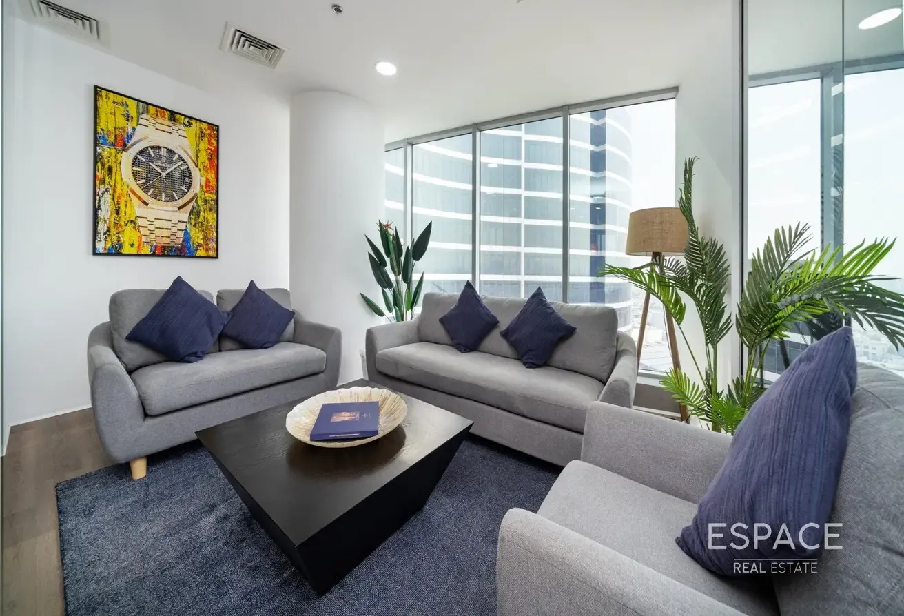 Premium Tower| 3 Parkings| Prime Location