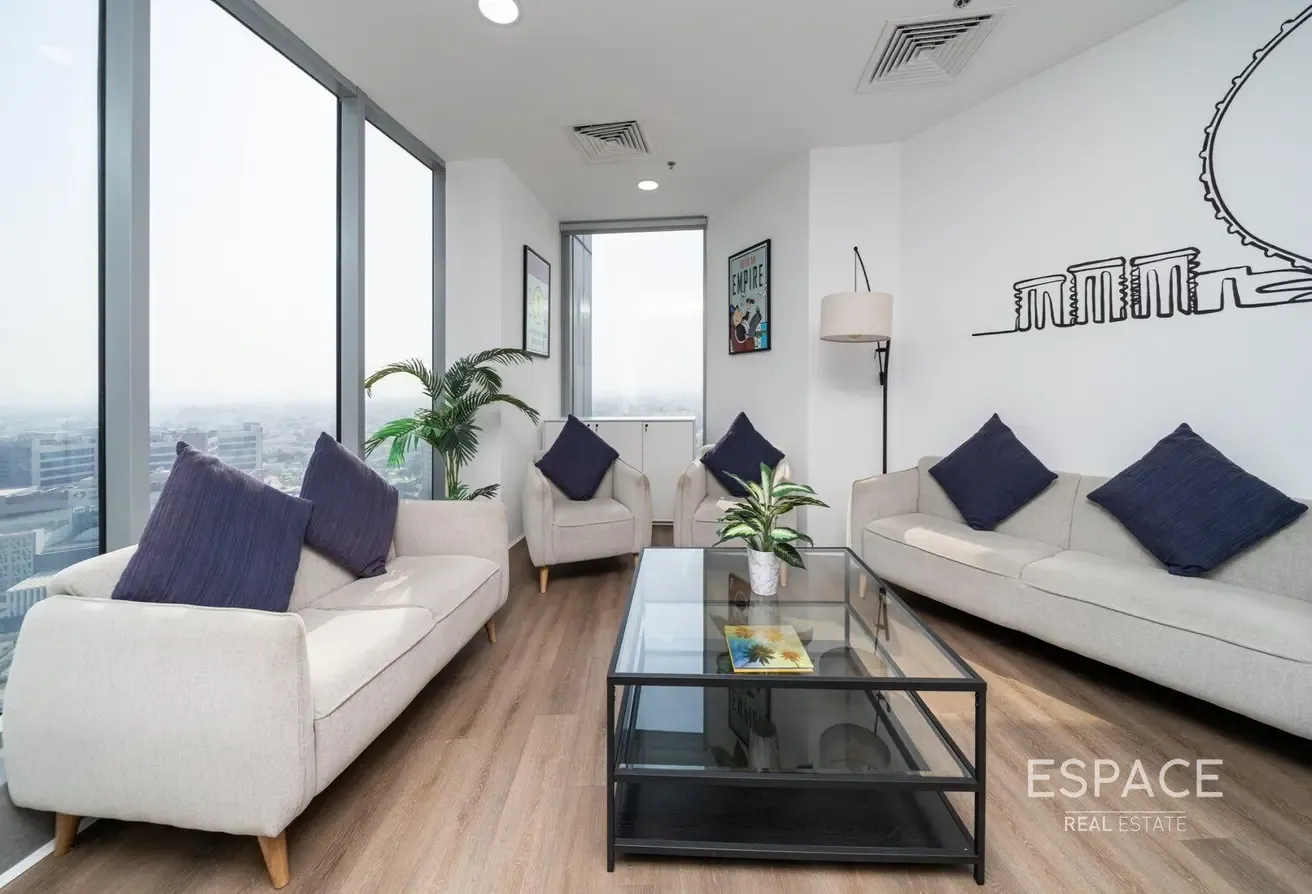 Premium Tower| 3 Parkings| Prime Location