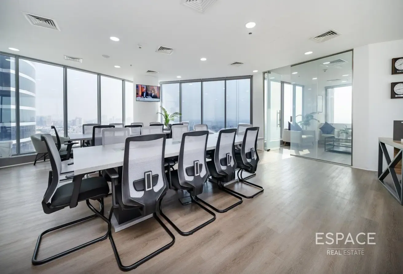 Premium Tower| 3 Parkings| Prime Location